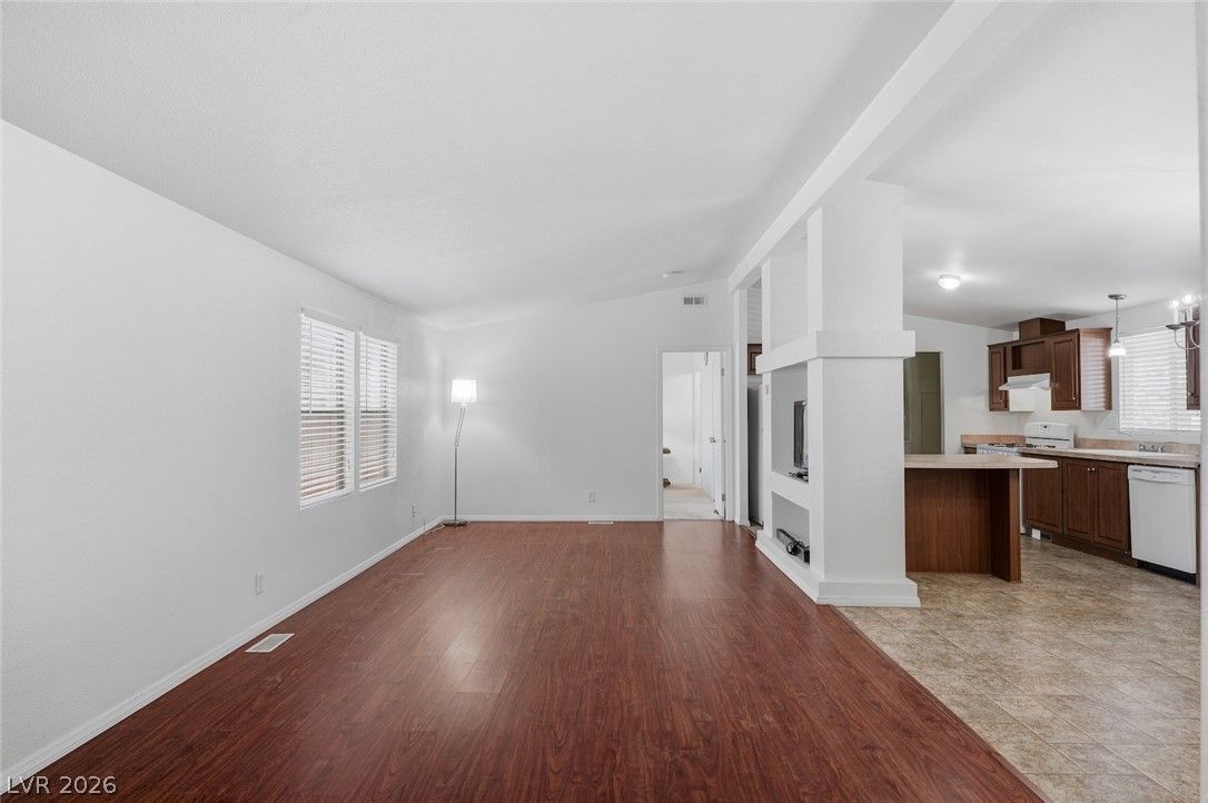 4589 Royal Ridge Boulevard — photo 5