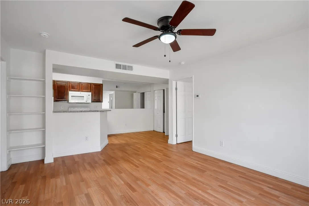 5170 South Jones Boulevard 206 — photo 4