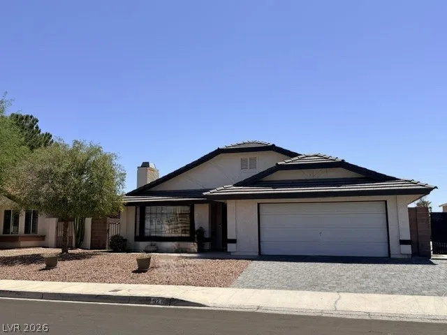 627 Del Prado Drive — photo 2