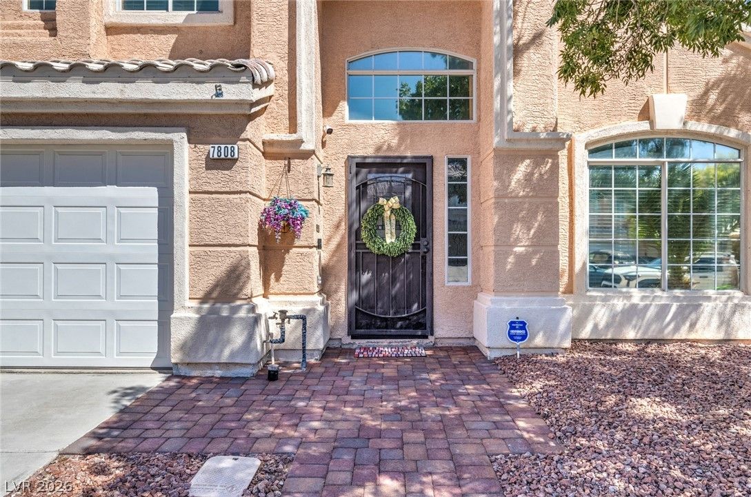7808 Robinglen Avenue — photo 3