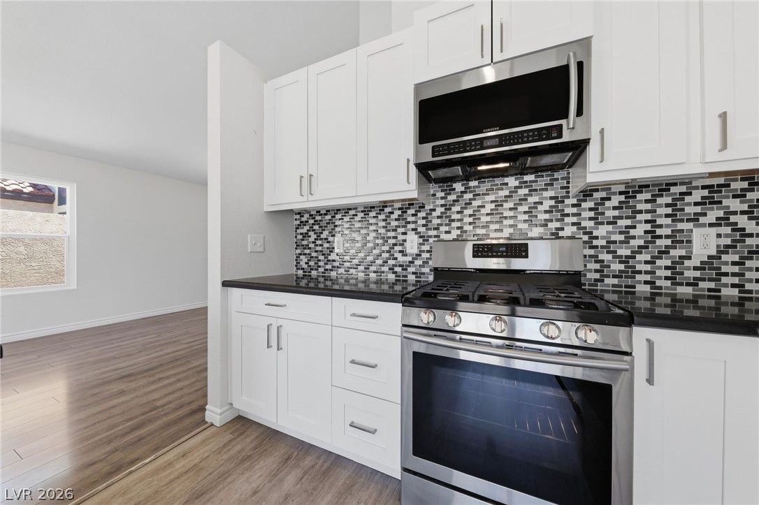 153 Coventry Drive — photo 5 of 17