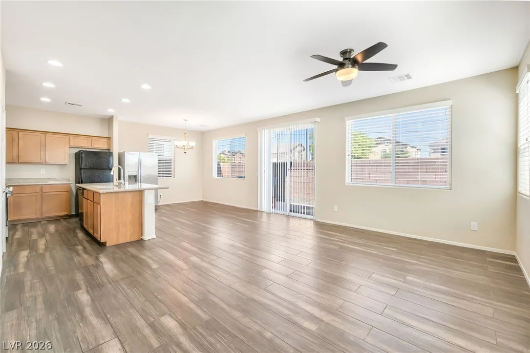6318 Bijah Spring Avenue — photo 3