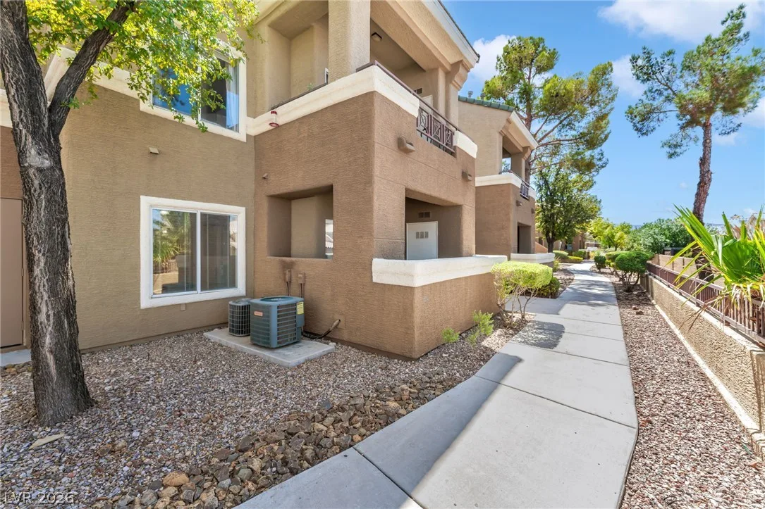 8070 RUSSELL Road 1054 — photo 2