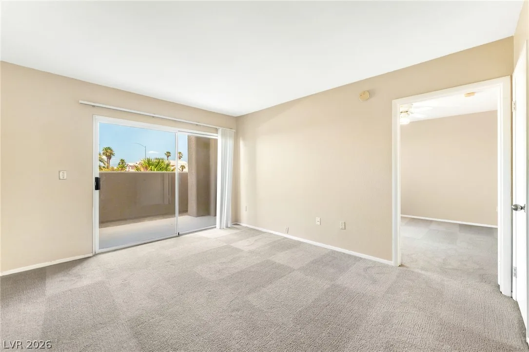 8070 RUSSELL Road 1054 — photo 4