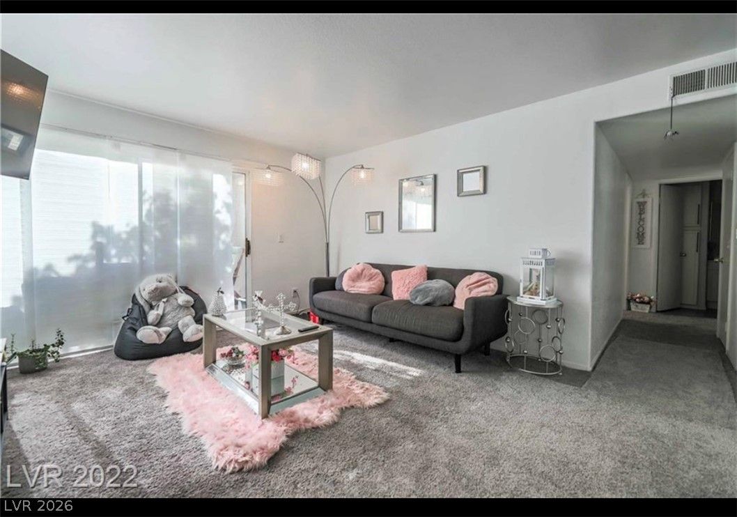 3155 Casey Drive 202 — photo 2 of 8