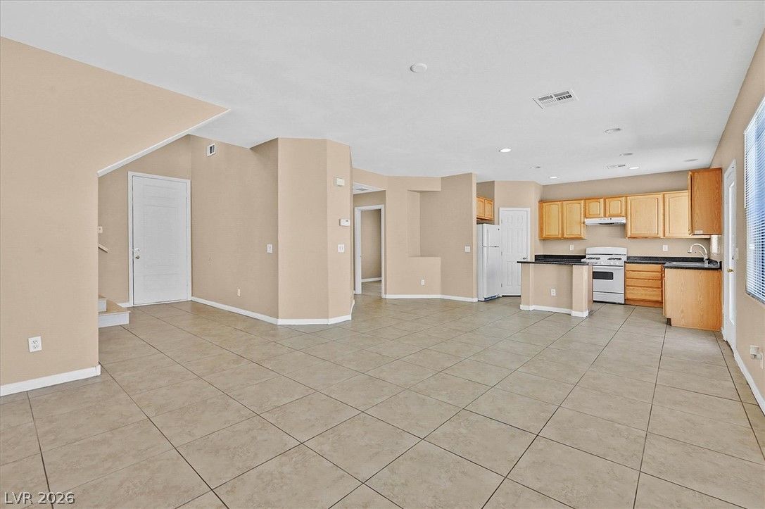 208 Tainted Berry Avenue — photo 4 of 25