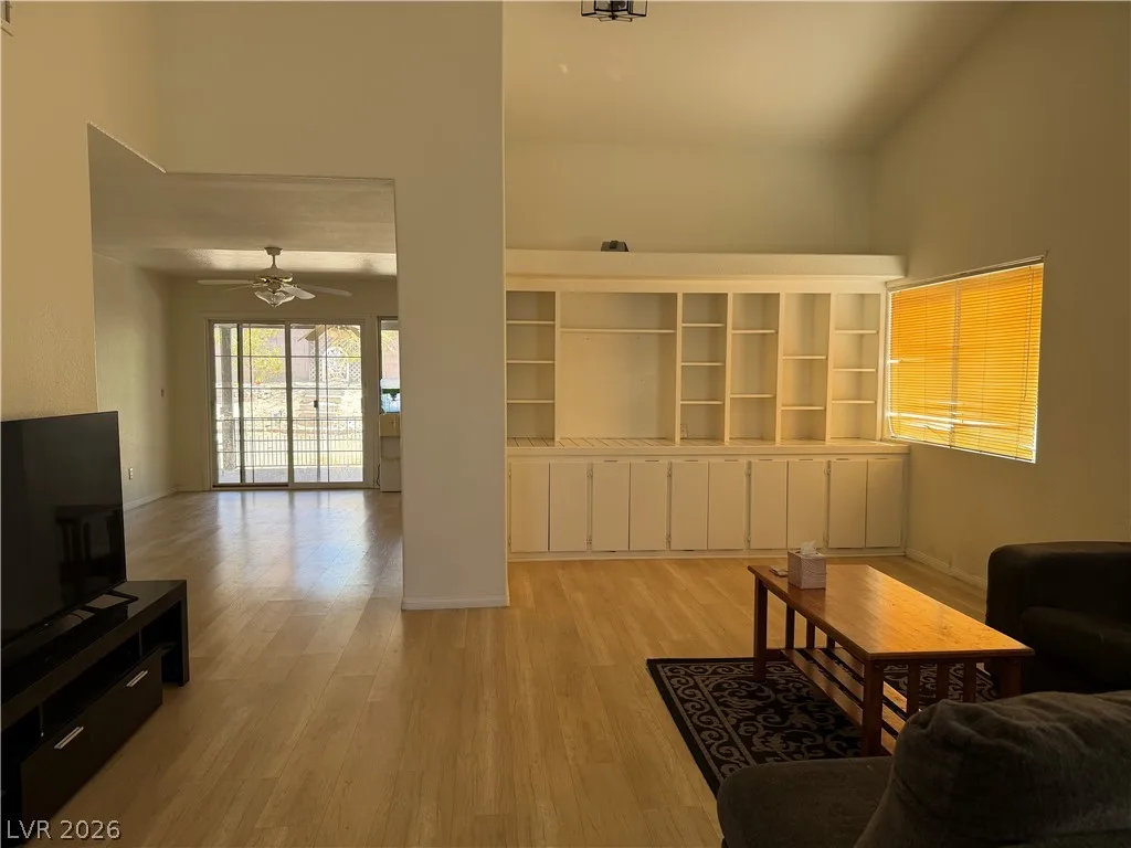 3121 North Floral Vista Avenue — photo 2