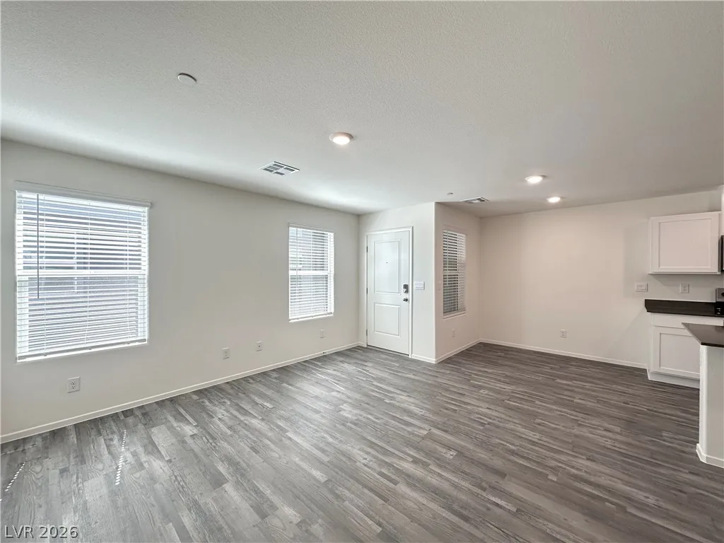 4921 Hunter Mesa Avenue — photo 4