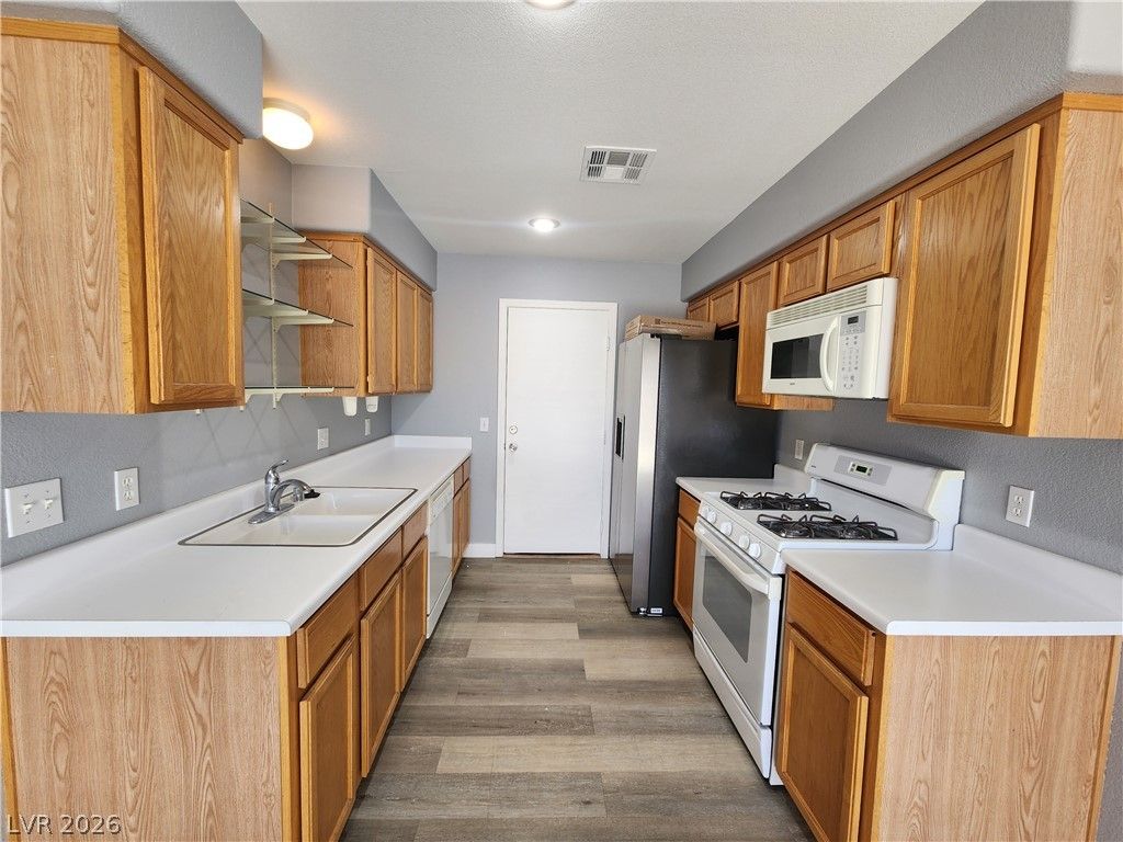 776 Spotted Eagle Street — photo 3