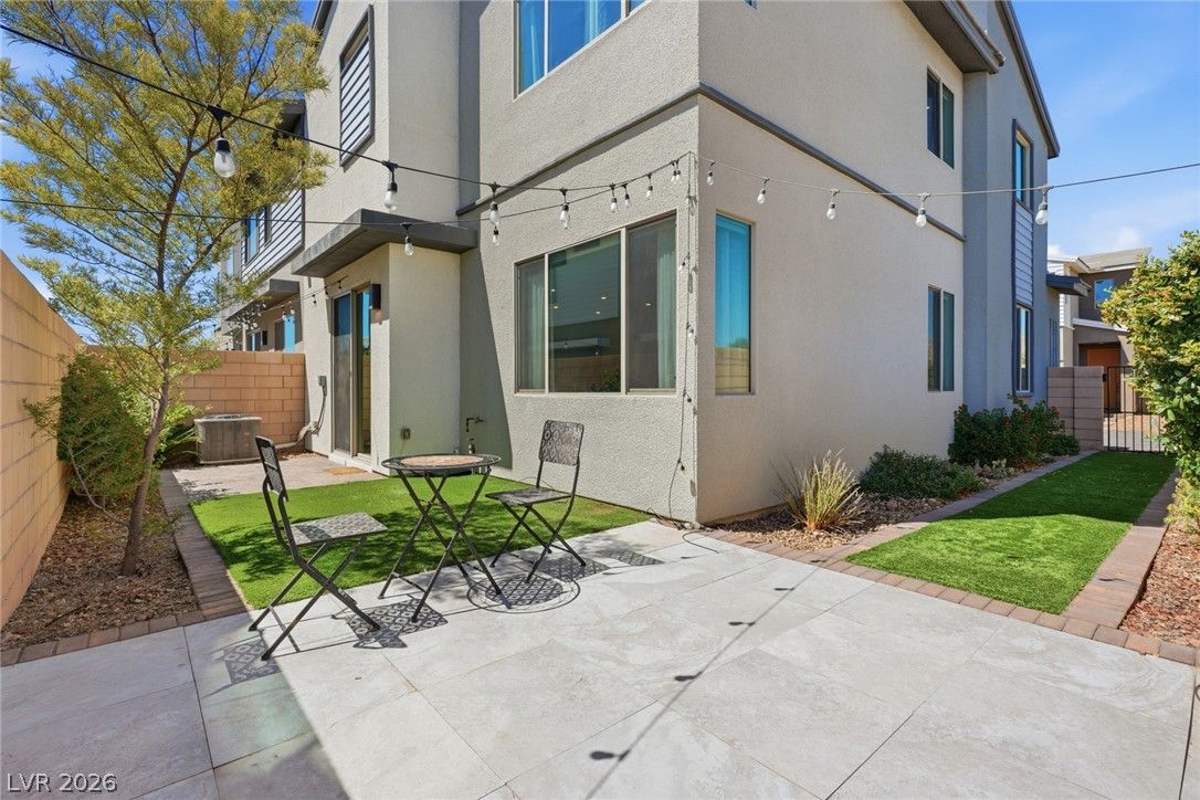 9254 Desert Pearl Avenue — photo 2 of 48