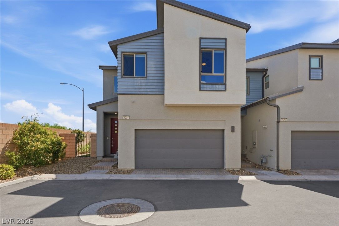 9254 Desert Pearl Avenue — photo 4 of 48
