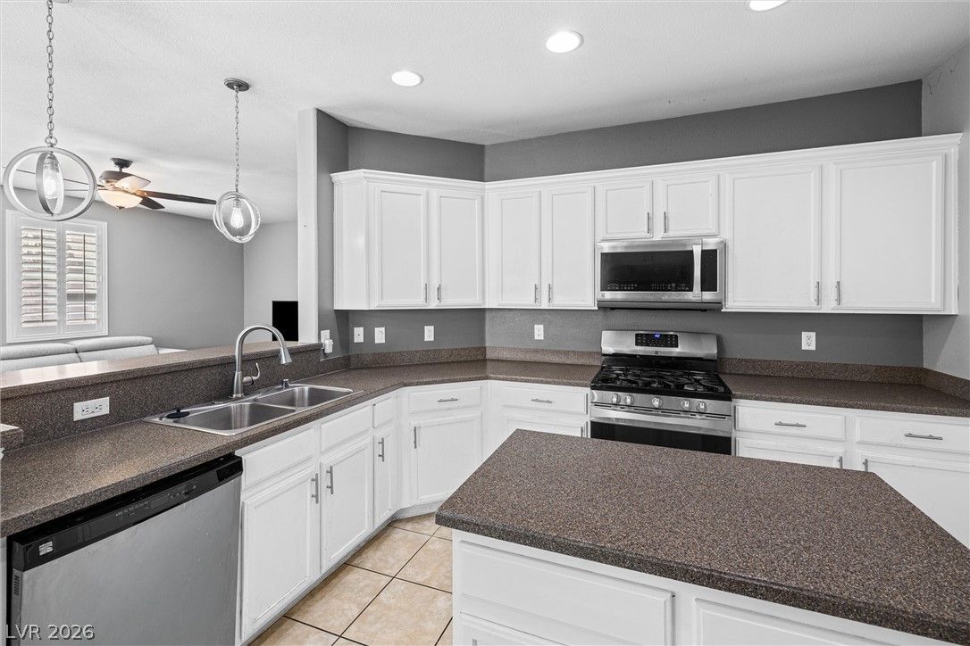 6297 Whispering Creek Street — photo 4 of 47
