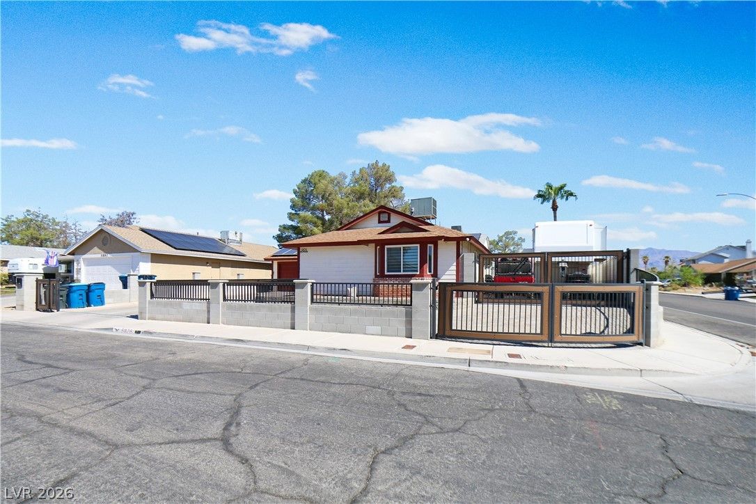 5876 Tippin Drive — photo 3