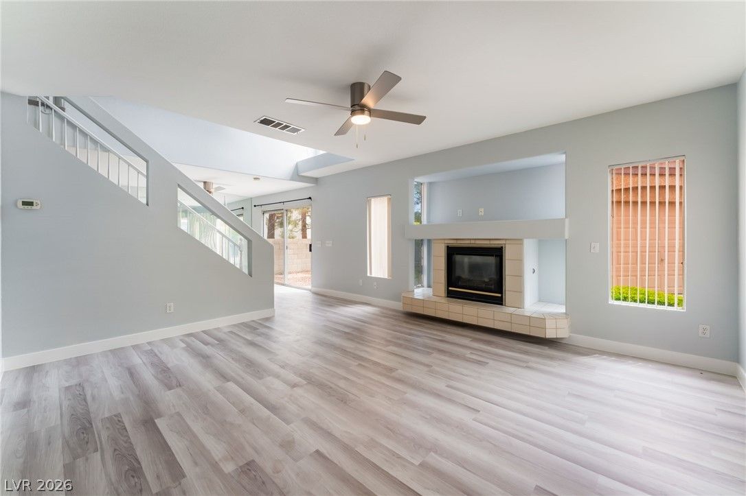 8813 Hampton Green Avenue — photo 2