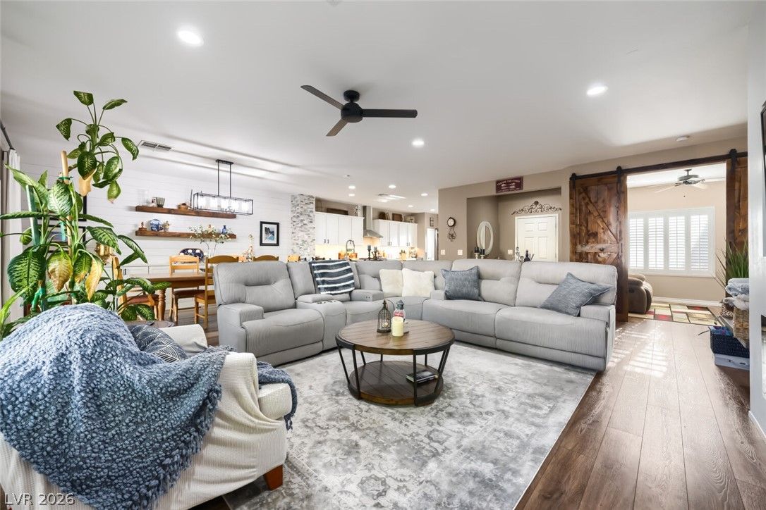 7356 Petrel Street — photo 3