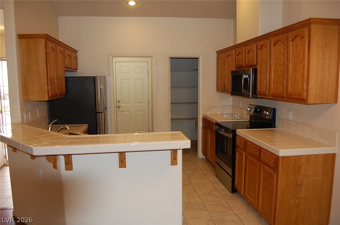 1791 Sycamore Avenue B — photo 5