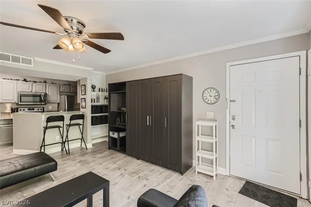 5146 South Jones Boulevard 207 — photo 3