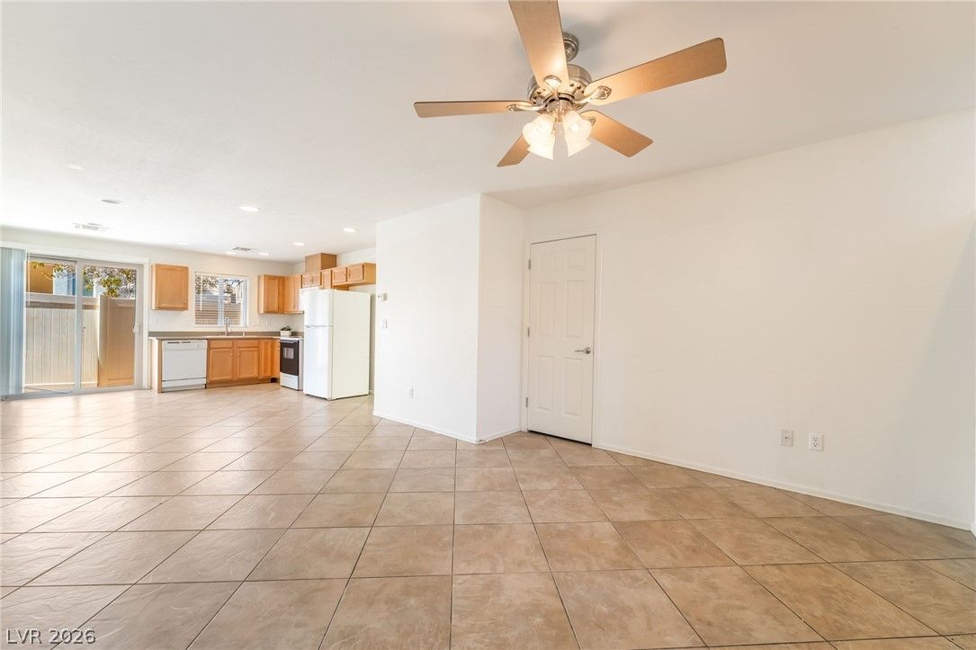 5280 Fire Night Avenue — photo 3