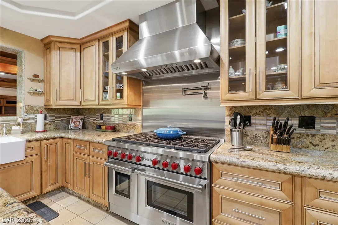 425 Talisman Court — photo 3