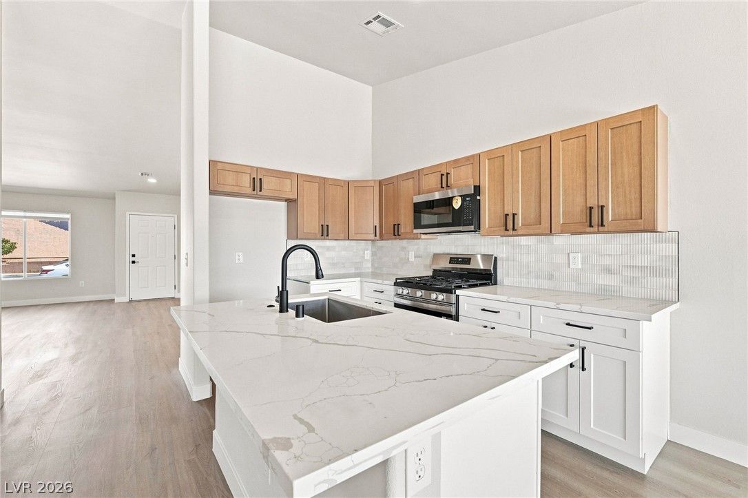 601 Carlitos Avenue — photo 4 of 10