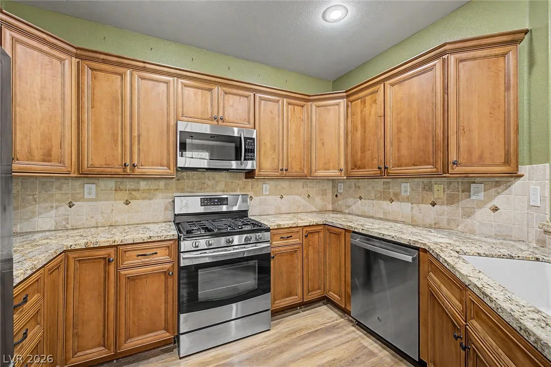 474 Kirkstone Way — photo 4 of 34