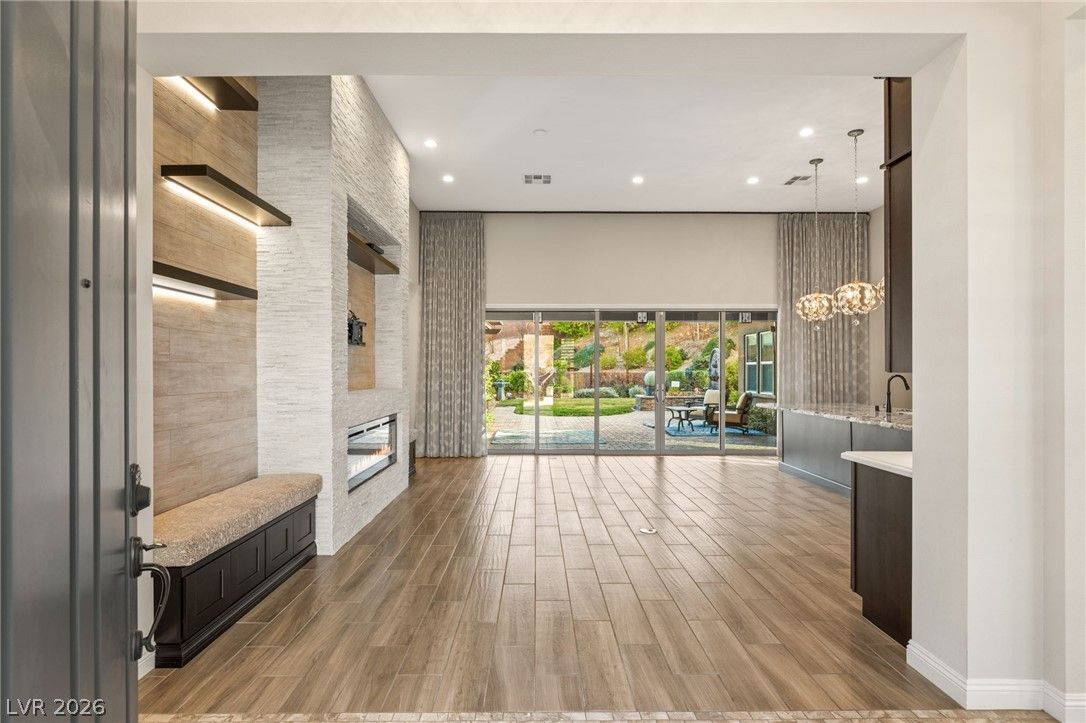 10179 Emerald Sunset Court — photo 3