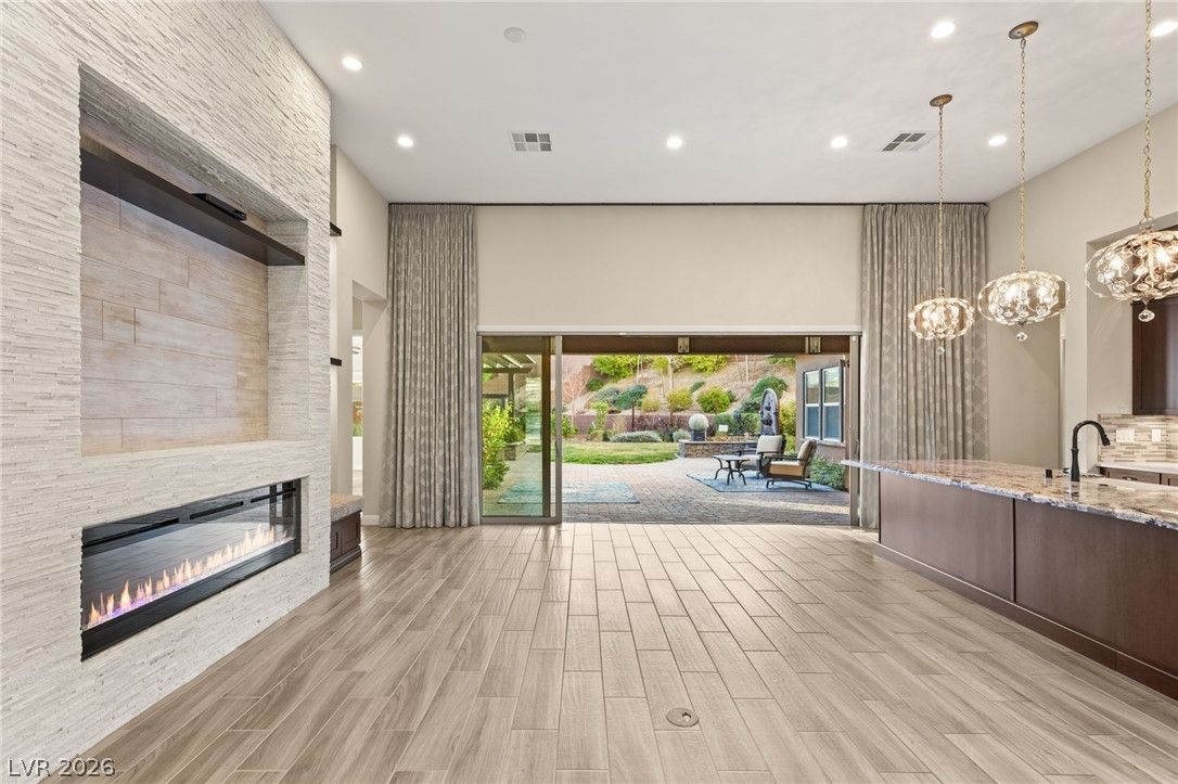 10179 Emerald Sunset Court — photo 4