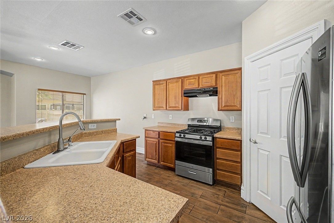 3205 Regal Swan Place 3 — photo 5
