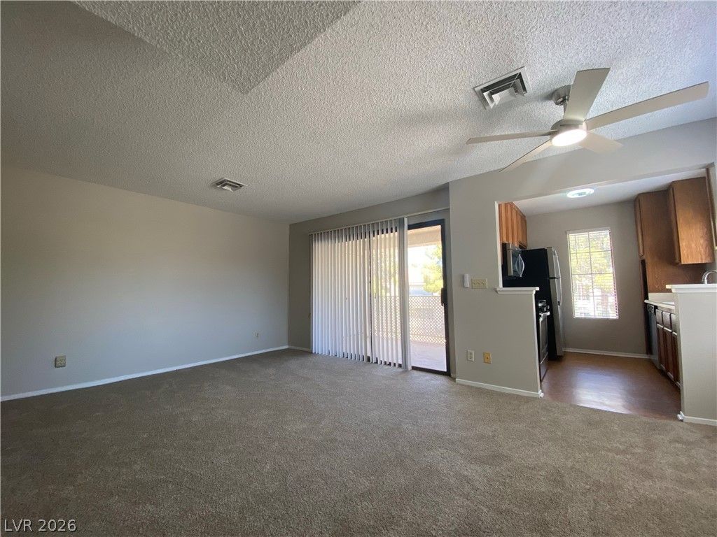 4805 Nara Vista Way 204 — photo 2