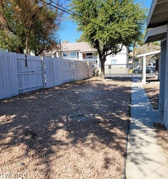 1828 Lewis Avenue — photo 5 of 21