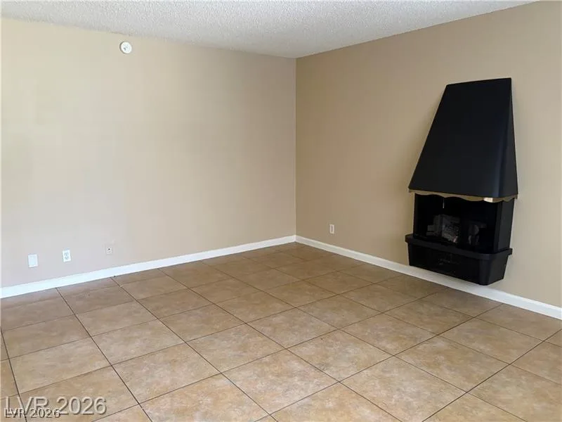 2080 Karen Avenue 17 — photo 5