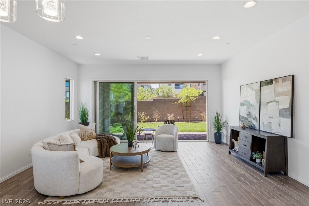 11605 Falcon Gorge Avenue — photo 2