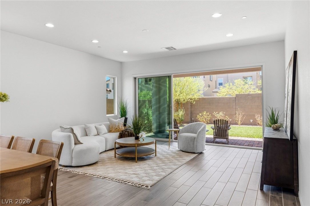 11605 Falcon Gorge Avenue — photo 3