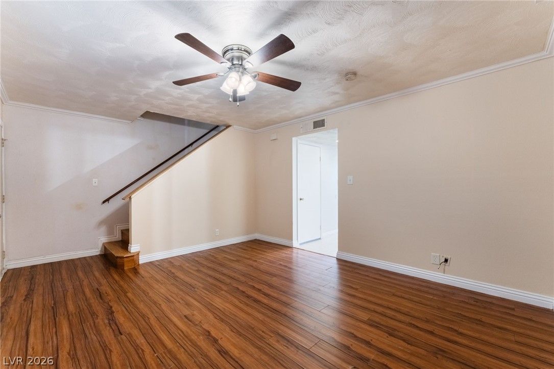 7084 BURCOT Avenue J21 — photo 5 of 33