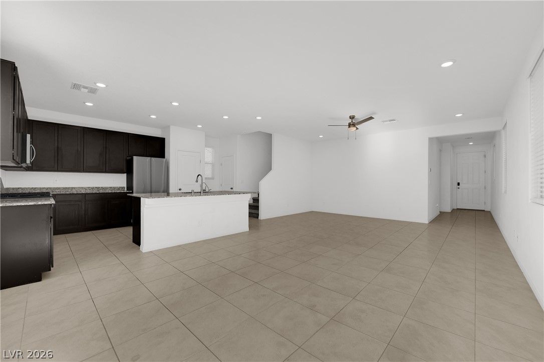 8968 Lucky Crest Street — photo 3