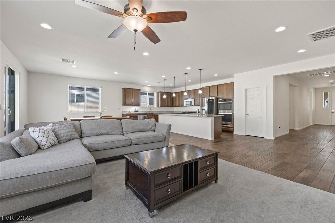 6721 Sycamore Pines Street — photo 4 of 36