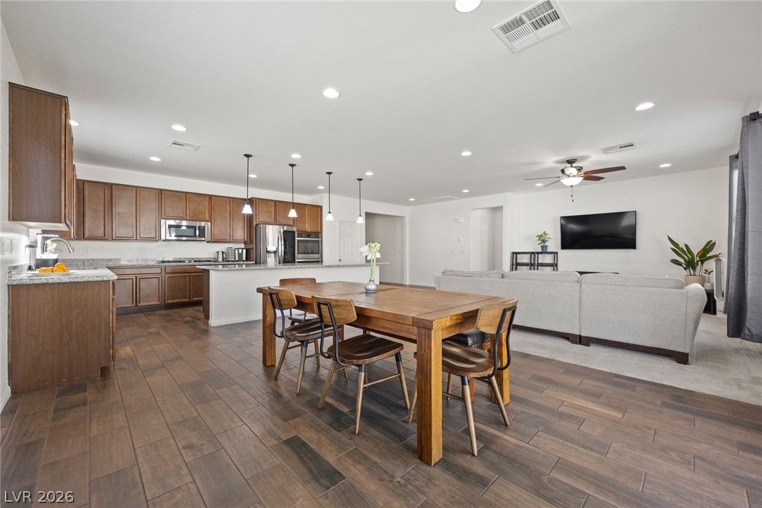 6721 Sycamore Pines Street — photo 5 of 36