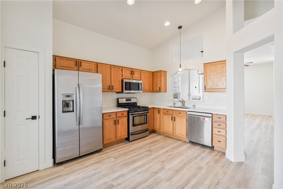 3213 Bracknell Street — photo 5 of 17