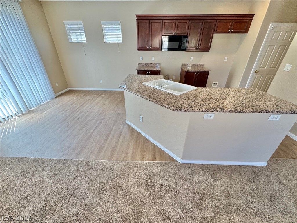 8121 Retriever Avenue — photo 4
