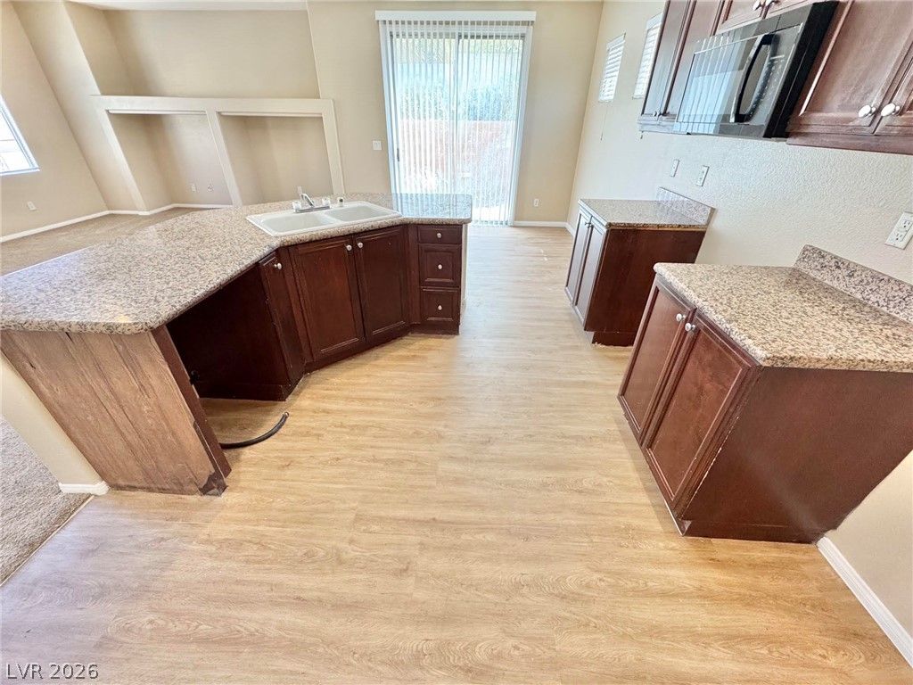 8121 Retriever Avenue — photo 5
