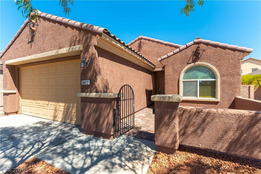 6812 Royal Poinciana Court — photo 4