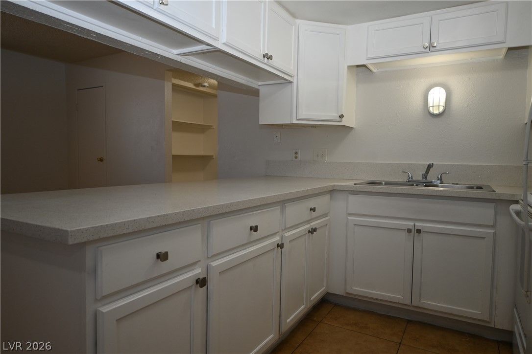 302 Eastminister Court A — photo 2