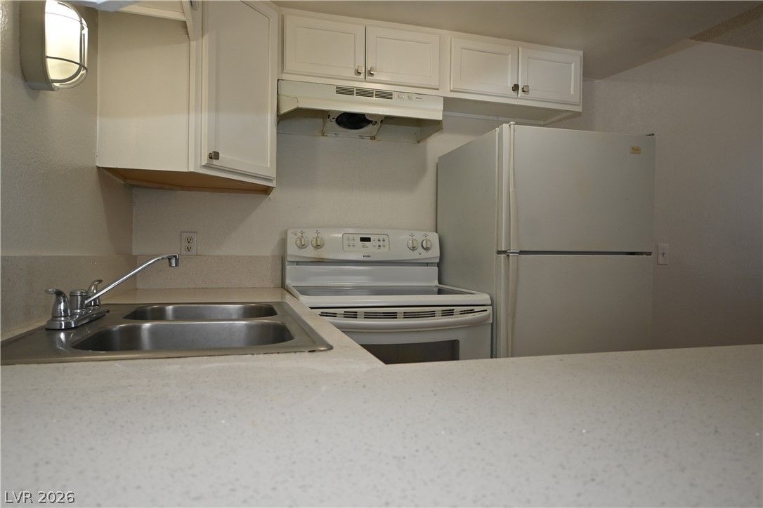 302 Eastminister Court A — photo 3