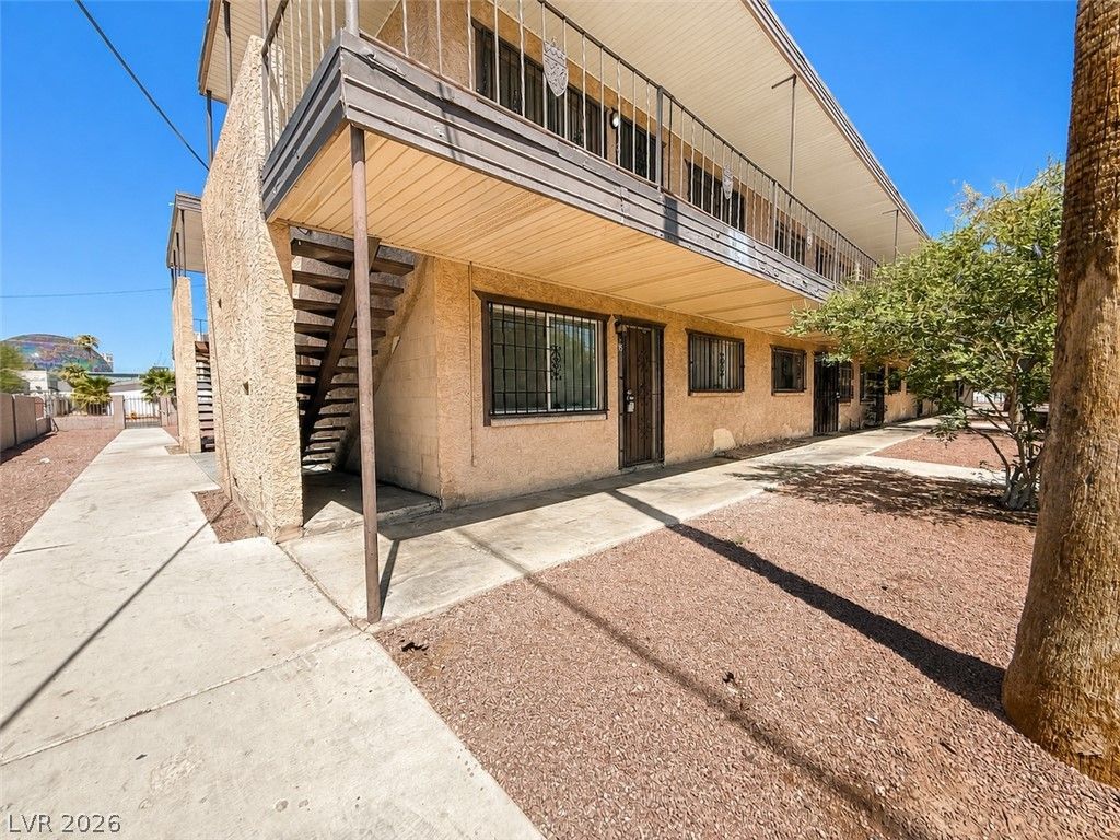 3720 Royal Crest Street 15 — photo 3 of 20