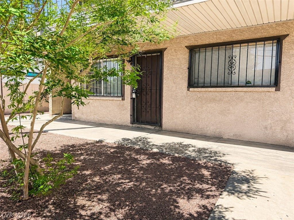 3720 Royal Crest Street 15 — photo 4 of 20
