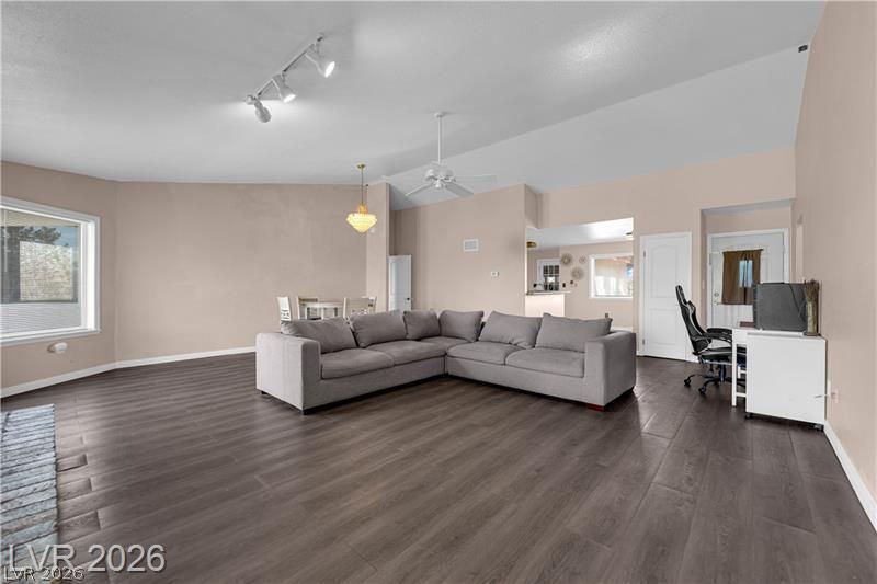 3440 Prairie Avenue — photo 4 of 59