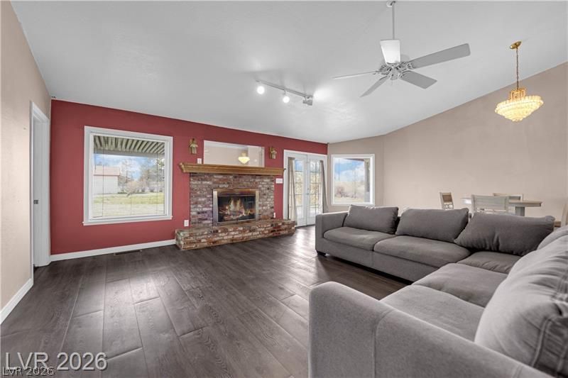 3440 Prairie Avenue — photo 5 of 59