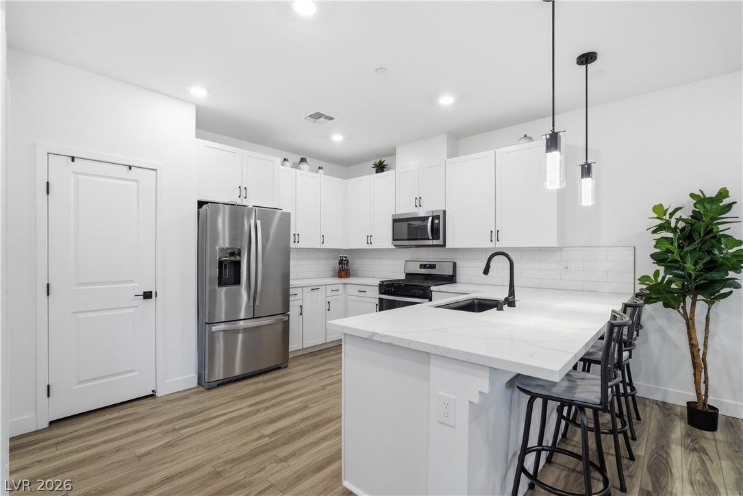 3575 Sorridere Lane — photo 3 of 41