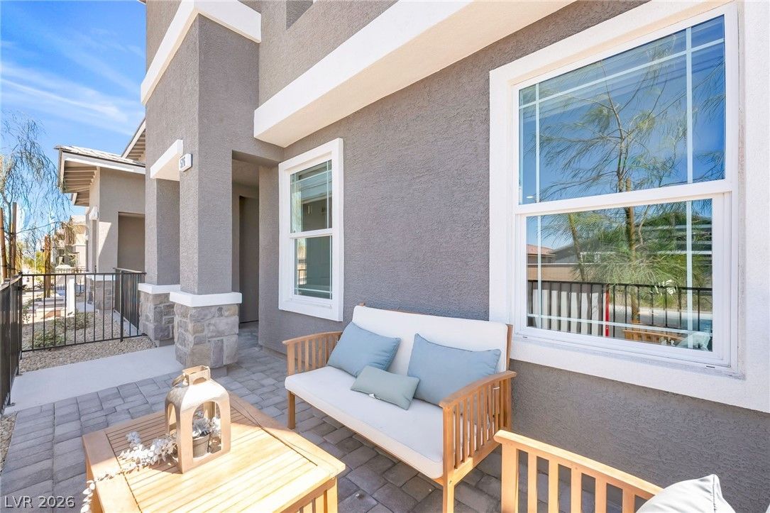 914 Rosy Starling Street — photo 3
