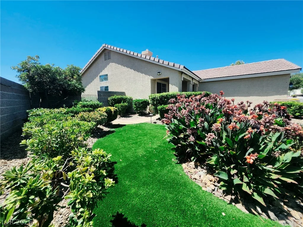 1516 Waterton Drive — photo 2